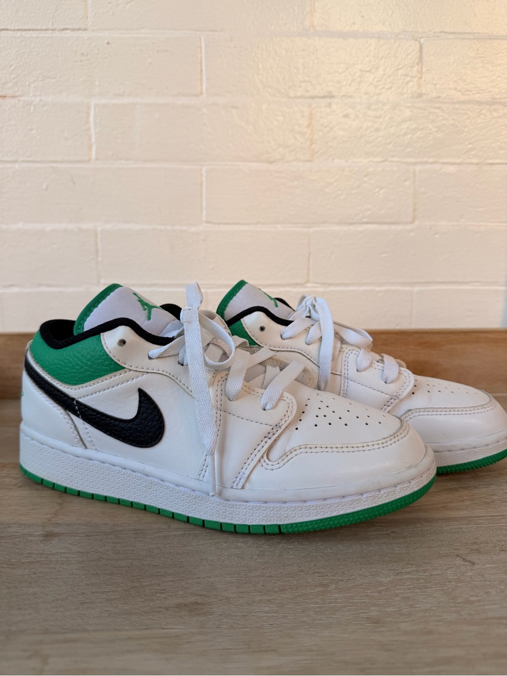 Nike Air Jordan 1 Low US 5Y White Green Black Leather Pre-Owned 553560-129